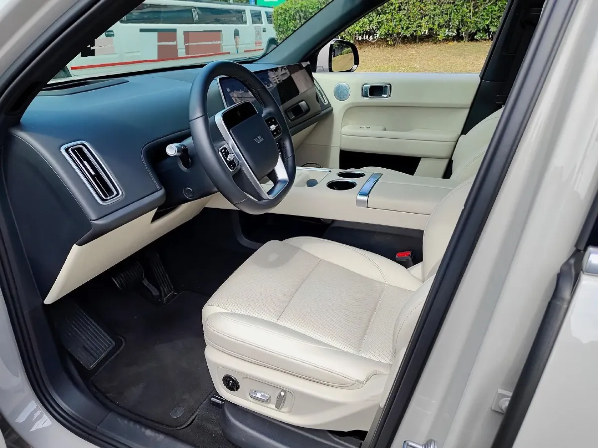 2024 Li L6 Range Extended 154HP L4 REEV 36.8KWH,autocango,china used car exporter,china ev exporter,chinese used car exporter,chinese used ev exporter