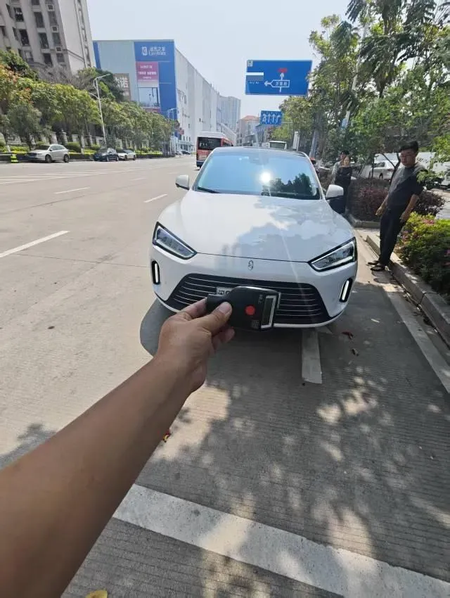 2022 AITO AITO M5 Range Extended 125HP REEV 40KWH,autocango,china used car exporter,china ev exporter,chinese used car exporter,chinese used ev exporter