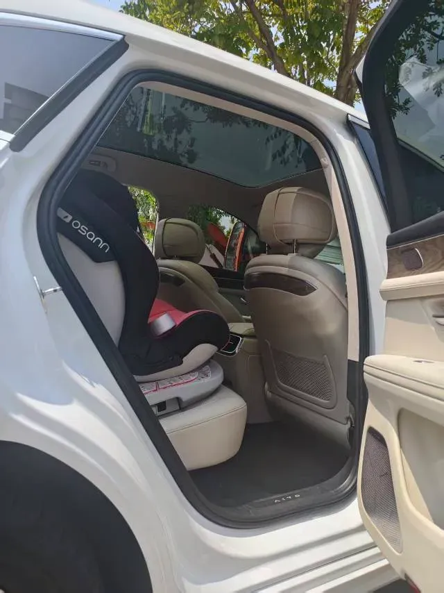 2022 AITO AITO M5 Range Extended 125HP REEV 40KWH,autocango,china used car exporter,china ev exporter,chinese used car exporter,chinese used ev exporter