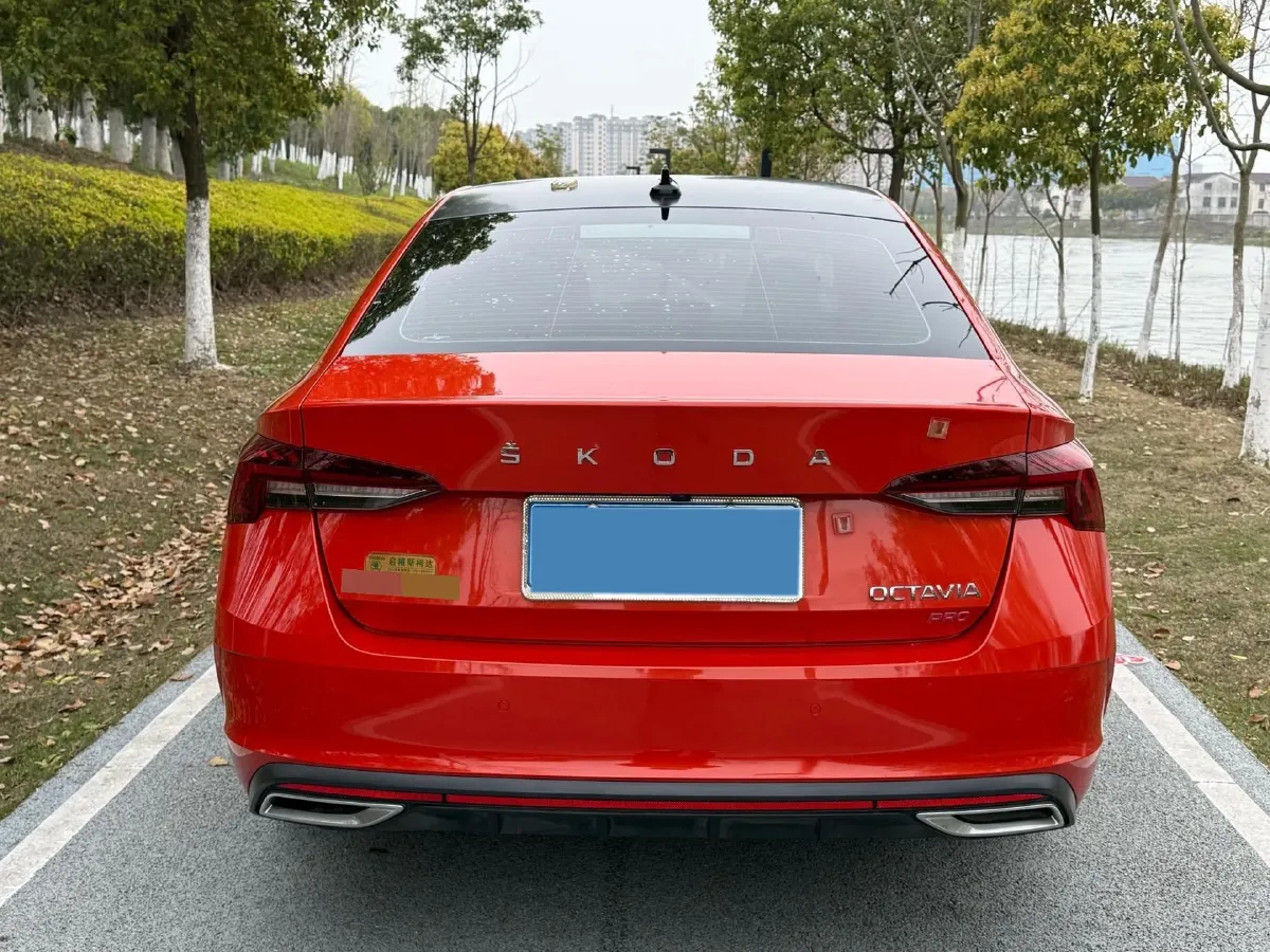 2021 Skoda Octavia 1.4T 150HP L4 7DCT,autocango,china used car exporter,china ev exporter,chinese used car exporter,chinese used ev exporter