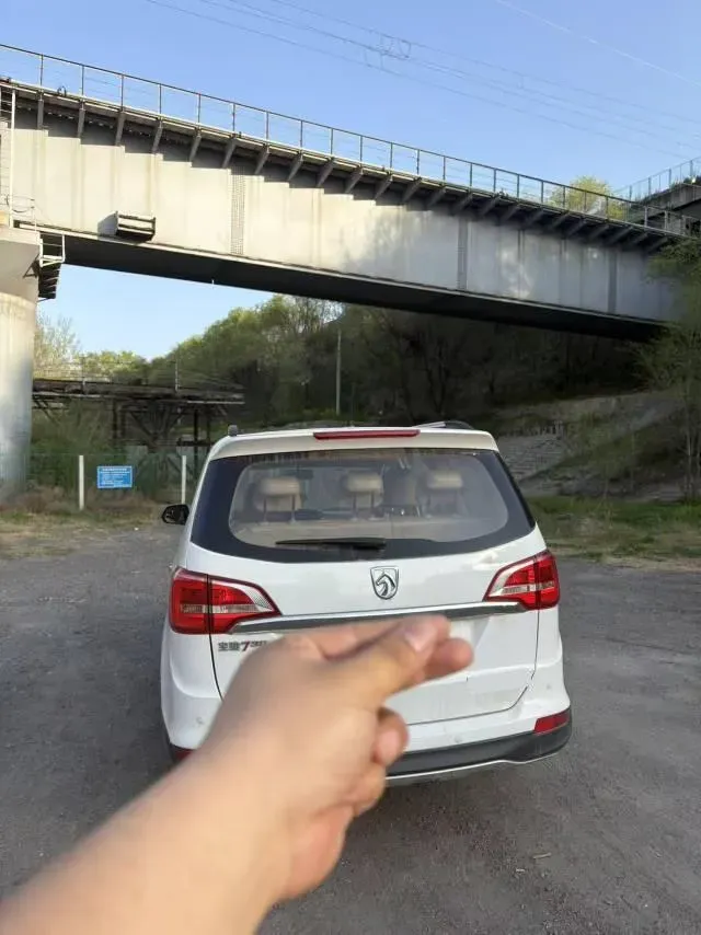 2016 BaoJun 730 1.5L 112HP L4 5MT,autocango,china used car exporter,china ev exporter,chinese used car exporter,chinese used ev exporter