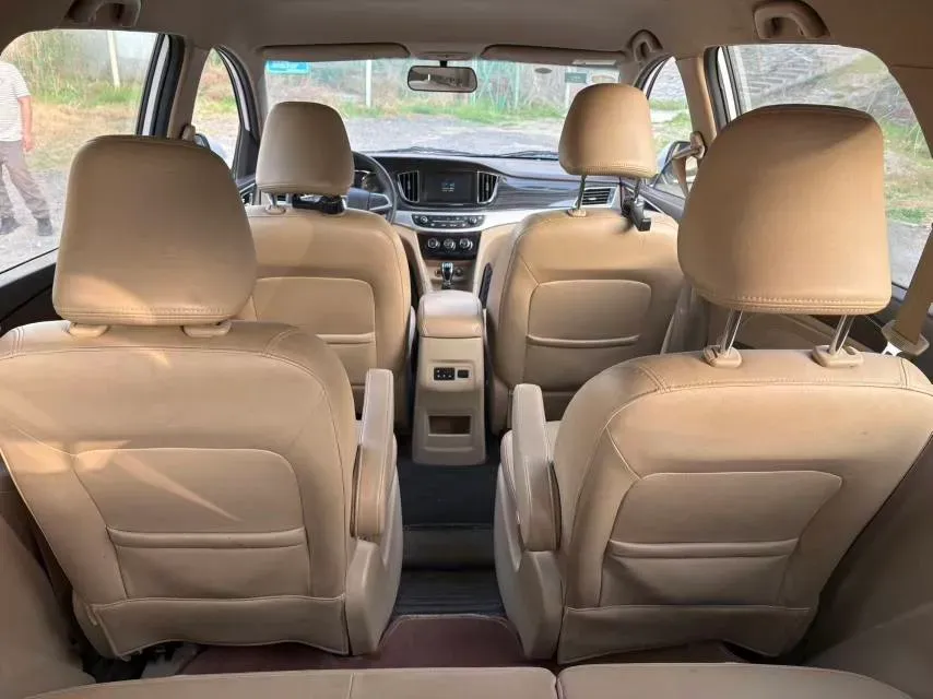 2016 BaoJun 730 1.5L 112HP L4 5MT,autocango,china used car exporter,china ev exporter,chinese used car exporter,chinese used ev exporter