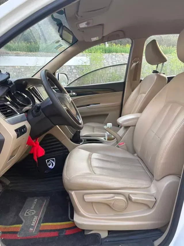 2016 BaoJun 730 1.5L 112HP L4 5MT,autocango,china used car exporter,china ev exporter,chinese used car exporter,chinese used ev exporter