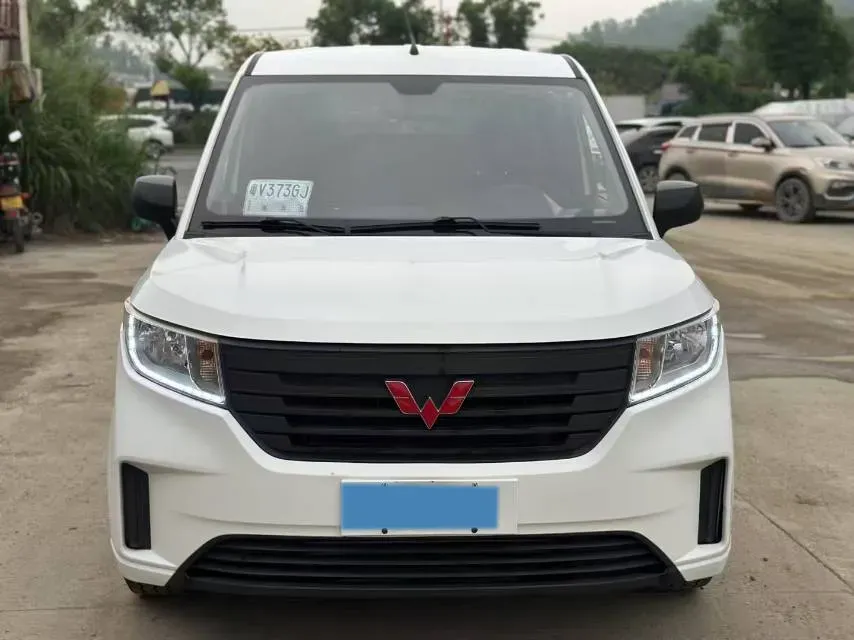 2019 Venucia M50V 1.5L 112HP L4 5MT,autocango,china used car exporter,china ev exporter,chinese used car exporter,chinese used ev exporter