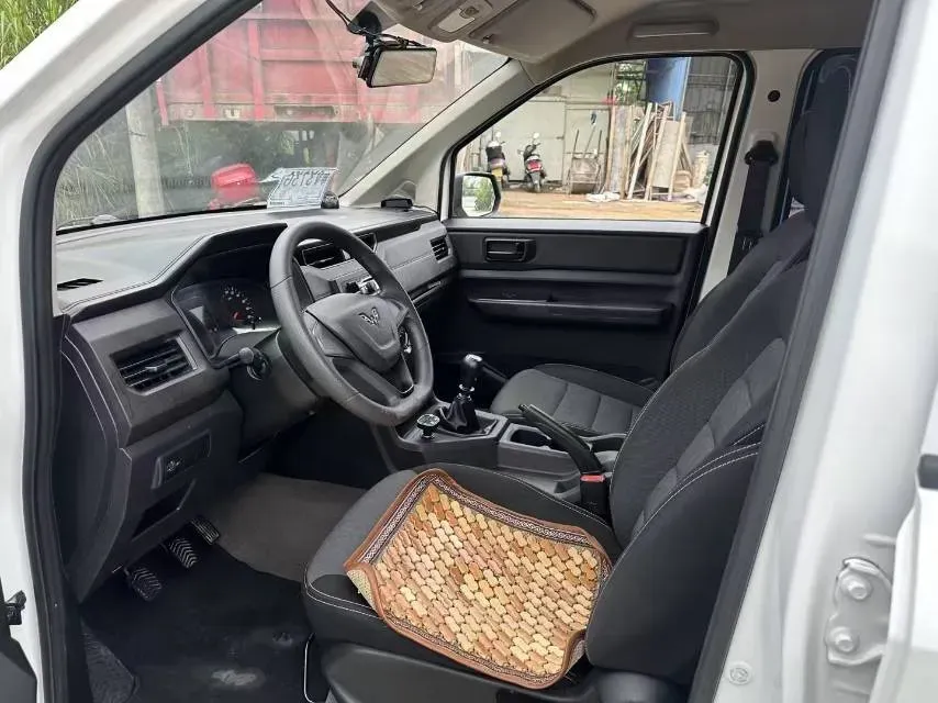 2019 Venucia M50V 1.5L 112HP L4 5MT,autocango,china used car exporter,china ev exporter,chinese used car exporter,chinese used ev exporter