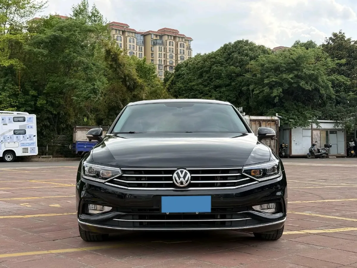 2020 Volkswagen Magotan 2.0T 186HP L4 7DCT,autocango,china used car exporter,china ev exporter,chinese used car exporter,chinese used ev exporter