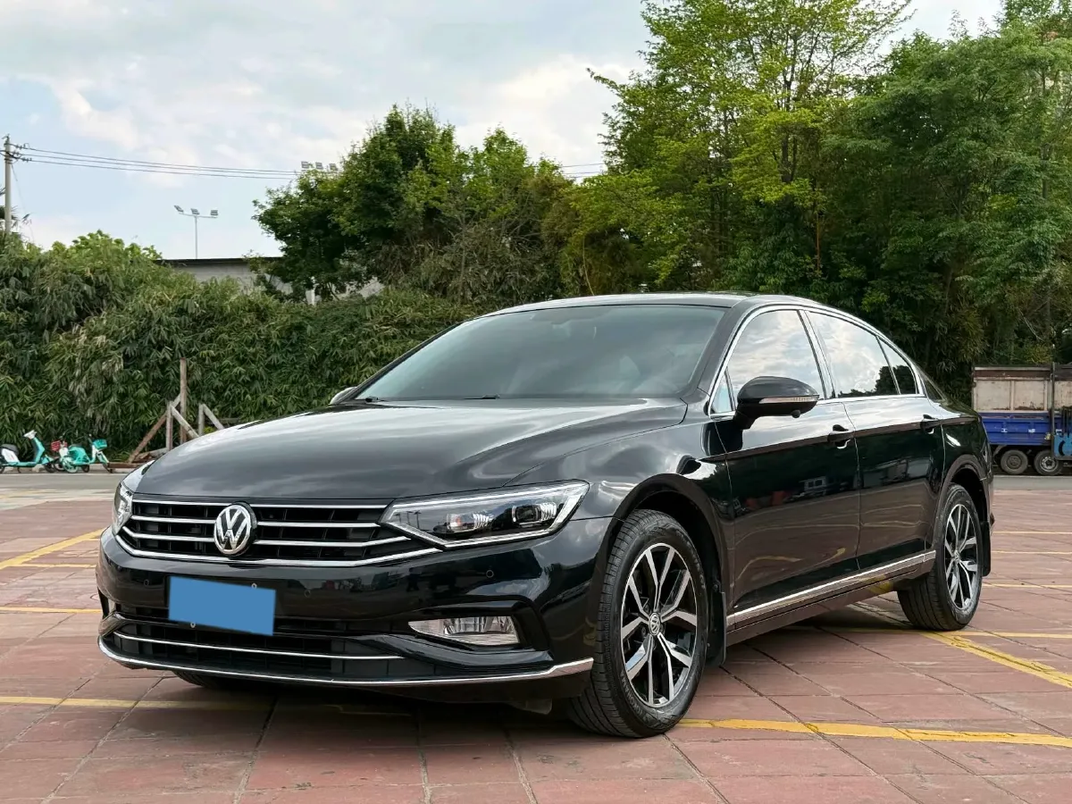 2020 Volkswagen Magotan 2.0T 186HP L4 7DCT,autocango,china used car exporter,china ev exporter,chinese used car exporter,chinese used ev exporter