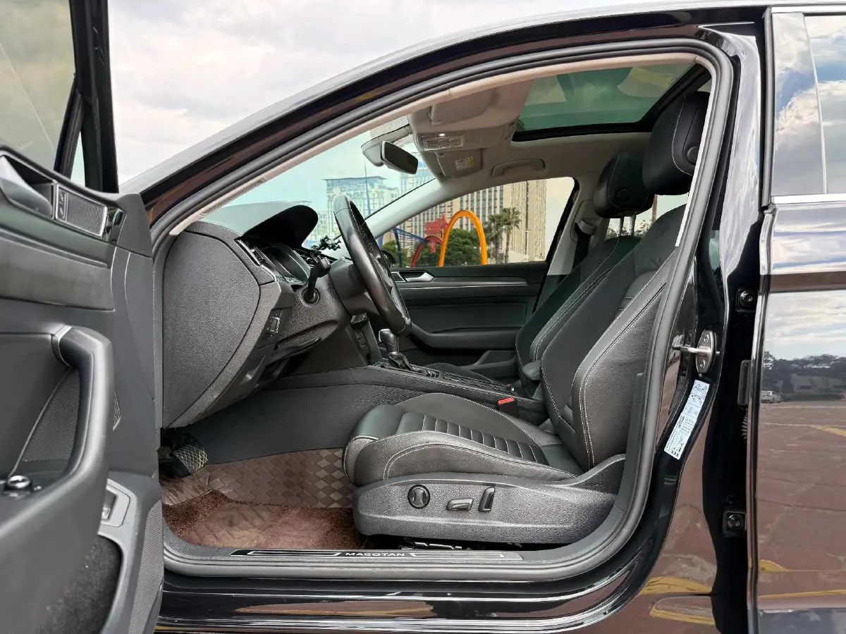 2020 Volkswagen Magotan 2.0T 186HP L4 7DCT,autocango,china used car exporter,china ev exporter,chinese used car exporter,chinese used ev exporter