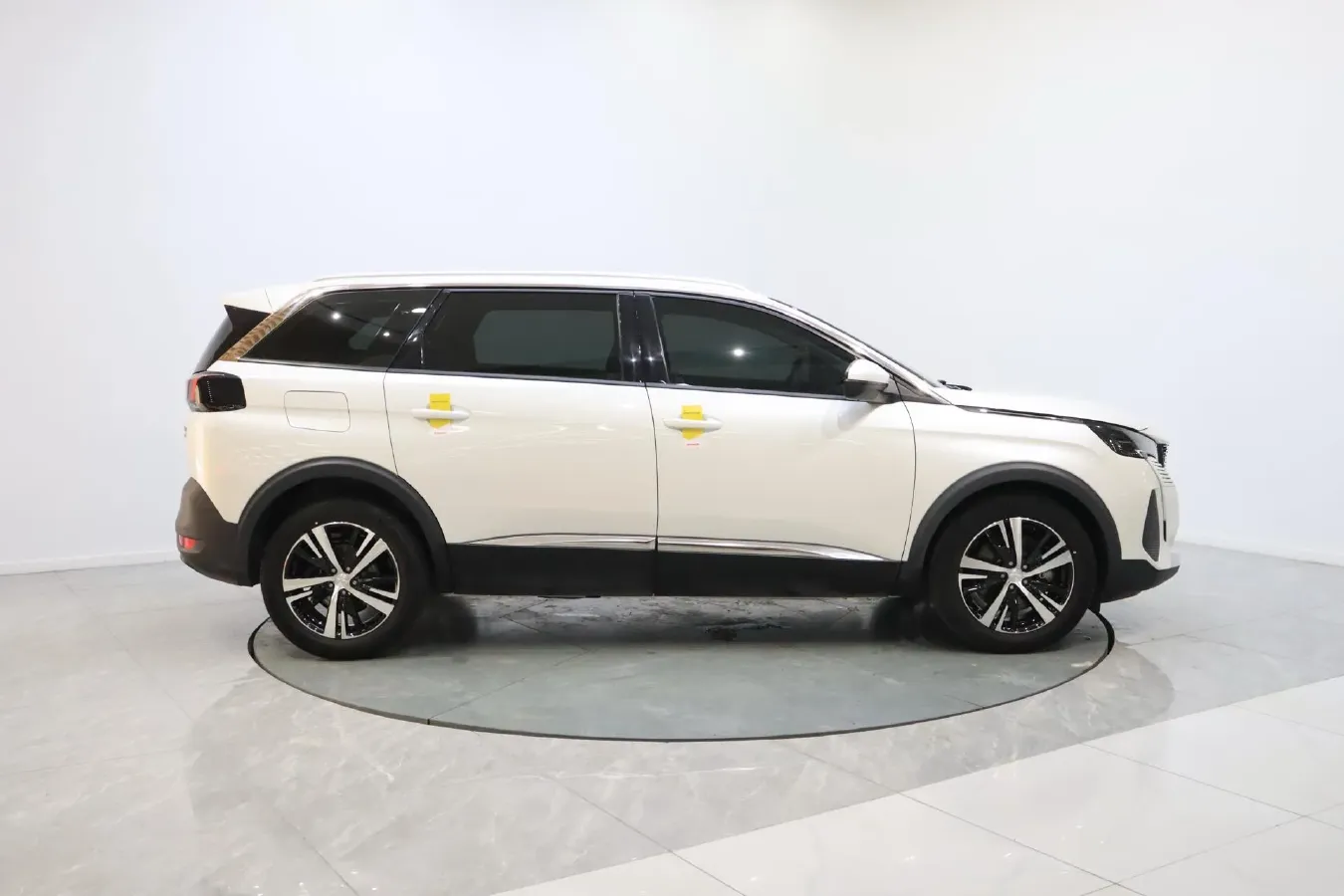 2021 Peugeot 5008 1.6T 170HP L4 8AT,autocango,china used car exporter,china ev exporter,chinese used car exporter,chinese used ev exporter
