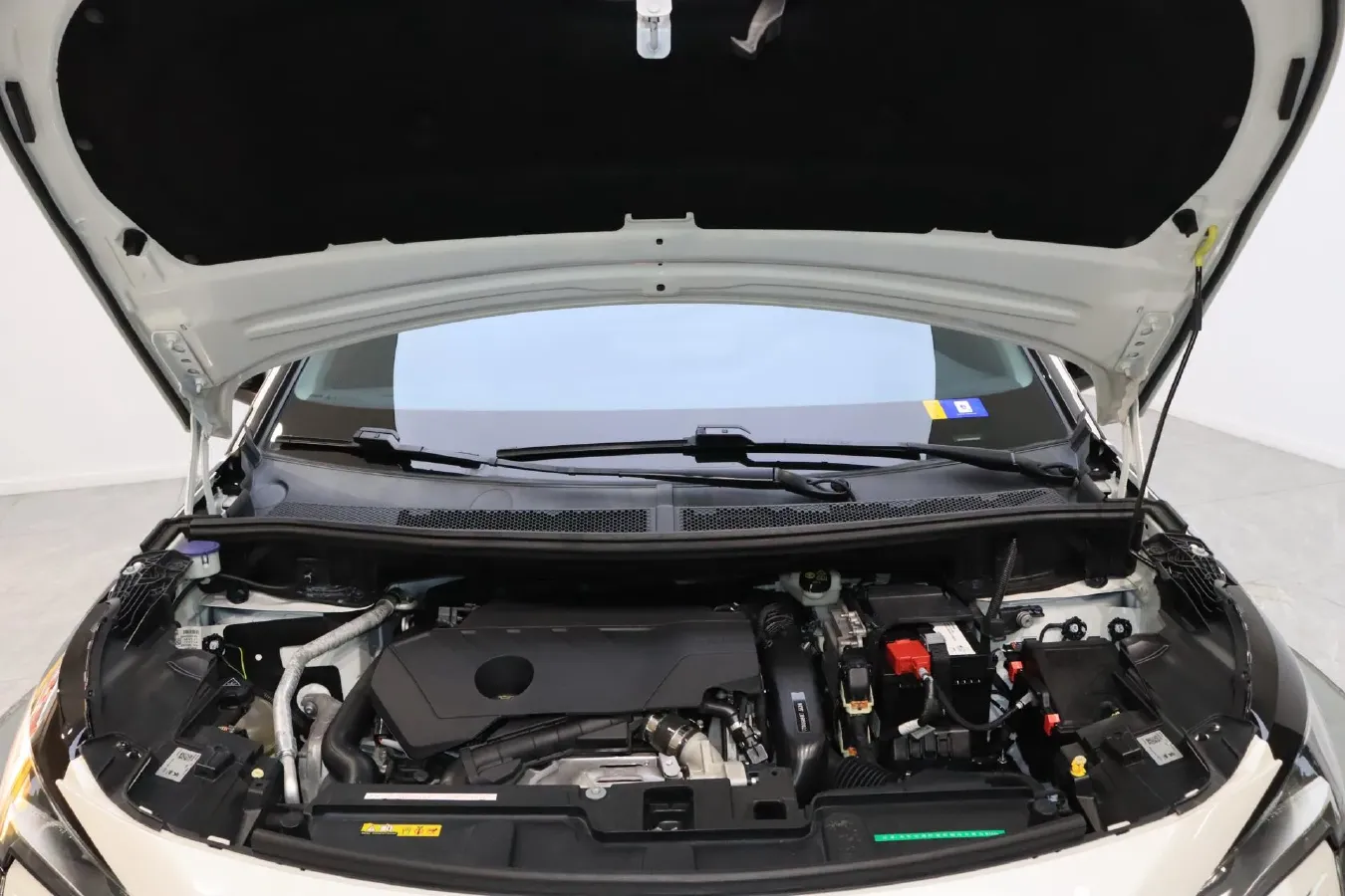 2021 Peugeot 5008 1.6T 170HP L4 8AT,autocango,china used car exporter,china ev exporter,chinese used car exporter,chinese used ev exporter