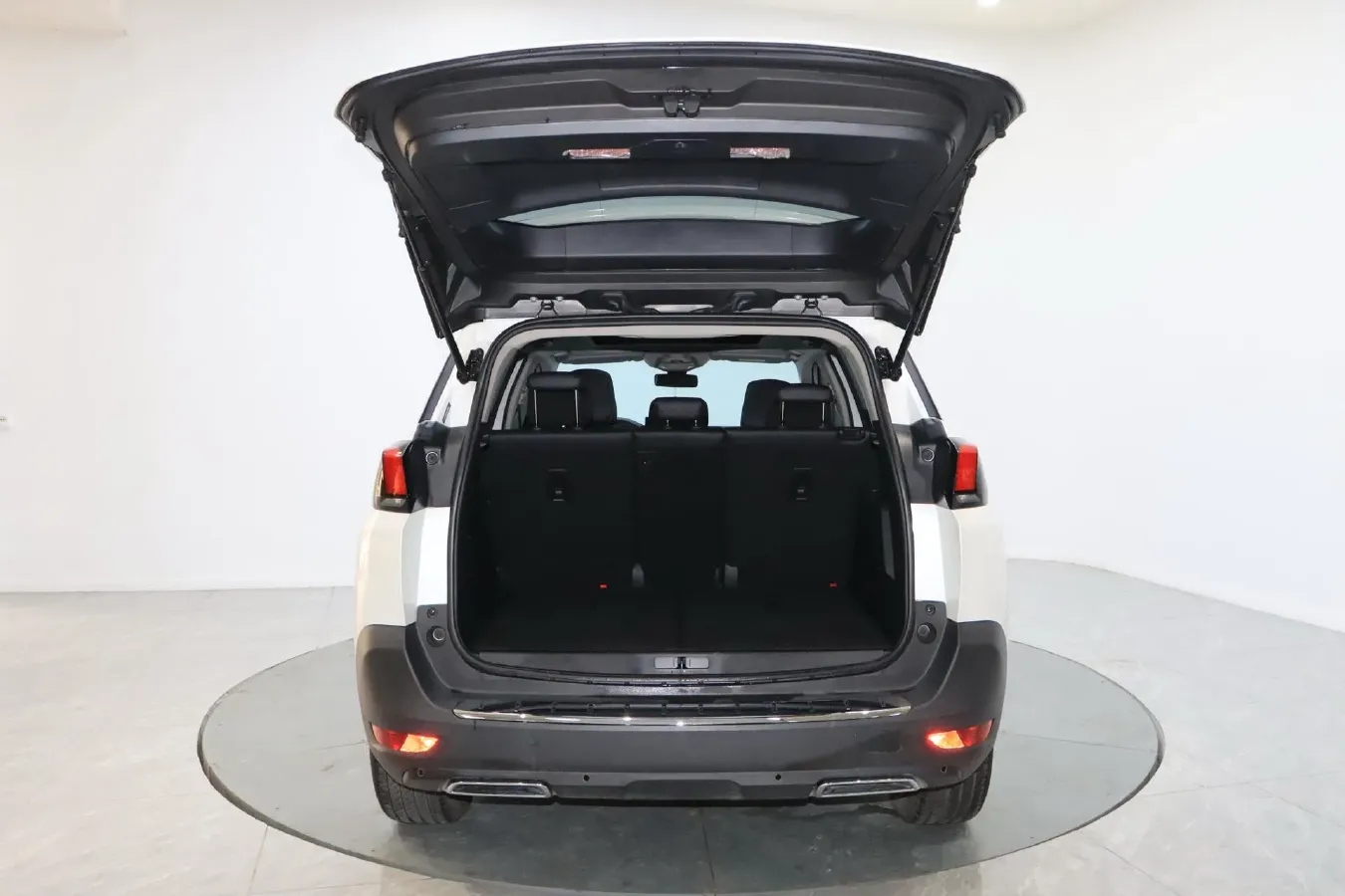 2021 Peugeot 5008 1.6T 170HP L4 8AT,autocango,china used car exporter,china ev exporter,chinese used car exporter,chinese used ev exporter