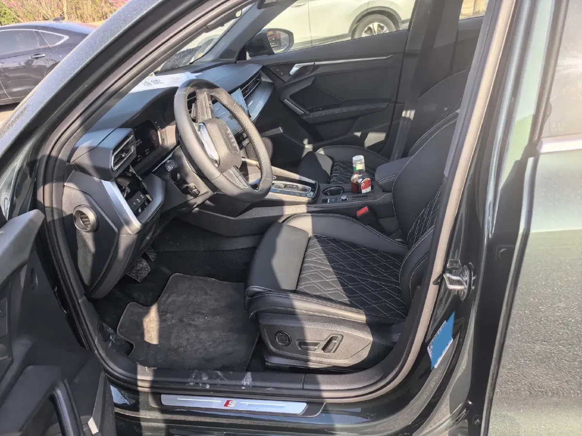 2025 Audi A3 1.5T 160HP L4 7DCT,autocango,china used car exporter,china ev exporter,chinese used car exporter,chinese used ev exporter