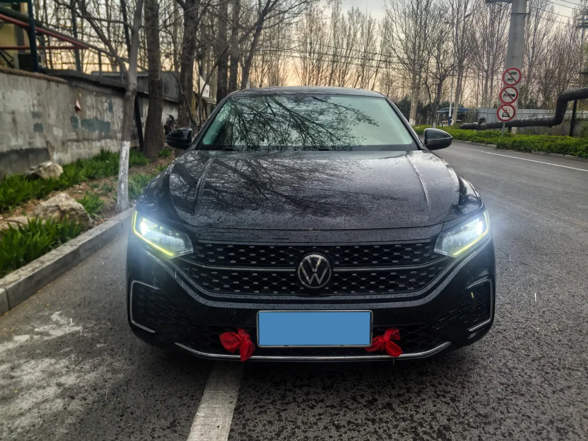 2024 Volkswagen Passat 2.0T 220HP L4 7DCT,autocango,china used car exporter,china ev exporter,chinese used car exporter,chinese used ev exporter