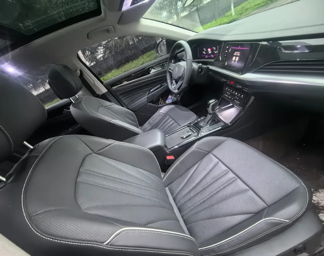 2024 Volkswagen Passat 2.0T 220HP L4 7DCT,autocango,china used car exporter,china ev exporter,chinese used car exporter,chinese used ev exporter