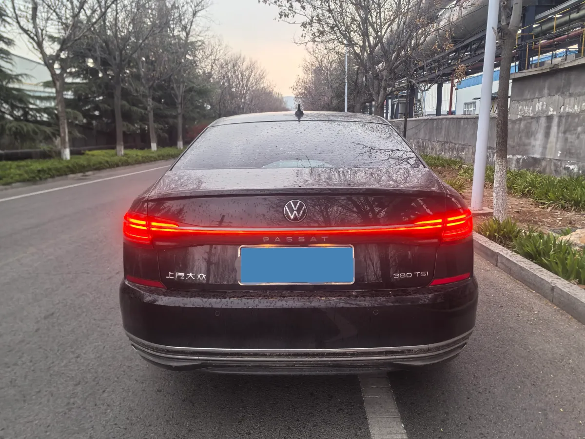 2024 Volkswagen Passat 2.0T 220HP L4 7DCT,autocango,china used car exporter,china ev exporter,chinese used car exporter,chinese used ev exporter