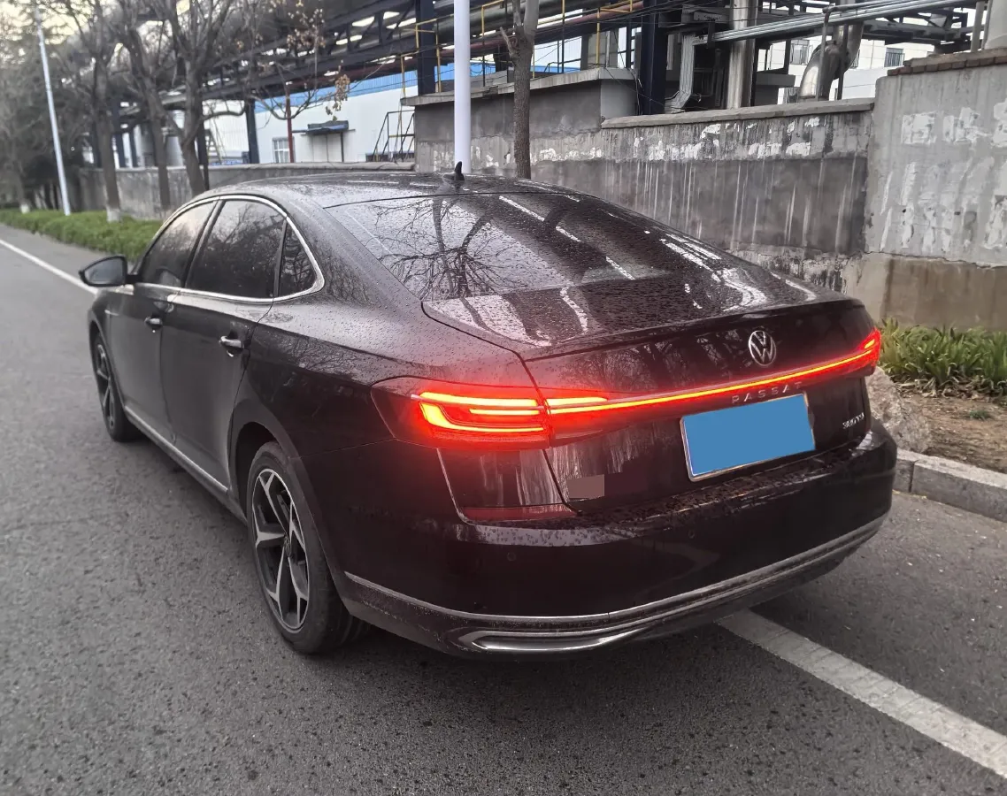 2024 Volkswagen Passat 2.0T 220HP L4 7DCT,autocango,china used car exporter,china ev exporter,chinese used car exporter,chinese used ev exporter