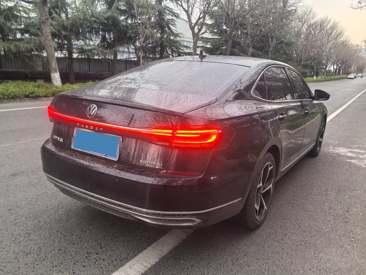 2024 Volkswagen Passat 2.0T 220HP L4 7DCT,autocango,china used car exporter,china ev exporter,chinese used car exporter,chinese used ev exporter