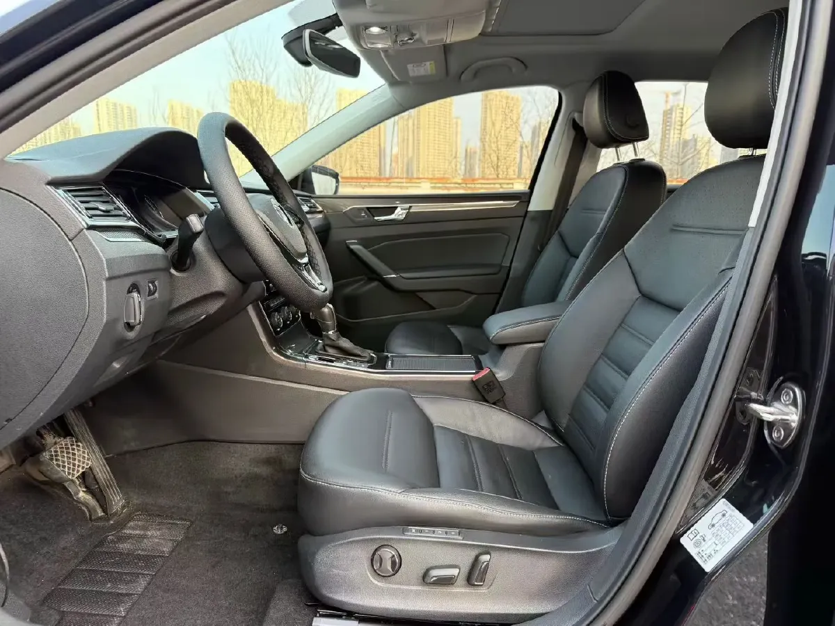 2017 Volkswagen Passat 1.8T 180HP L4 7DCT,autocango,china used car exporter,china ev exporter,chinese used car exporter,chinese used ev exporter