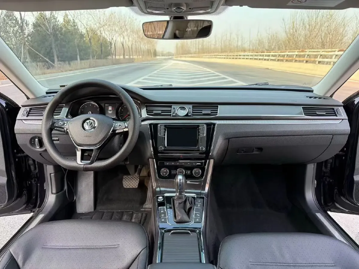 2017 Volkswagen Passat 1.8T 180HP L4 7DCT,autocango,china used car exporter,china ev exporter,chinese used car exporter,chinese used ev exporter