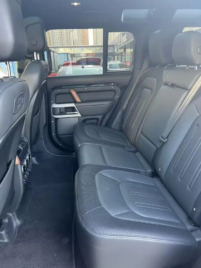 2023 Land Rover Defender 3.0T 400HP L6 8AT,autocango,china used car exporter,china ev exporter,chinese used car exporter,chinese used ev exporter