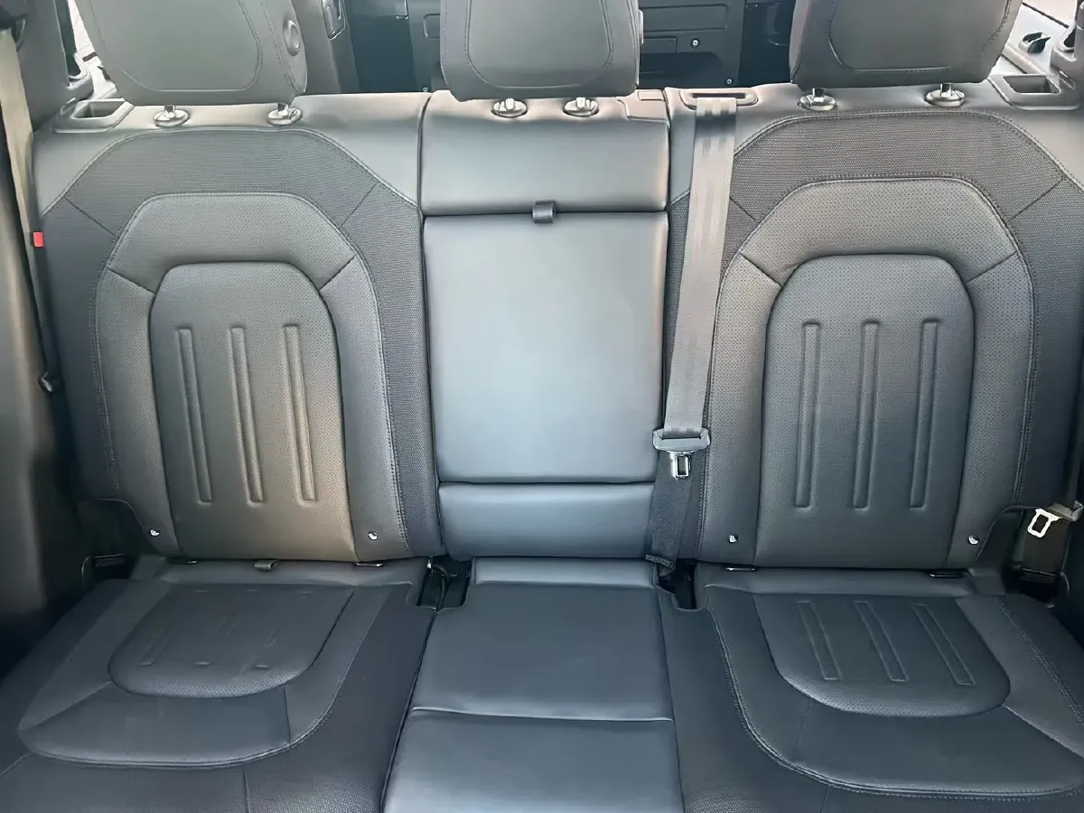 2023 Land Rover Defender 3.0T 400HP L6 8AT,autocango,china used car exporter,china ev exporter,chinese used car exporter,chinese used ev exporter