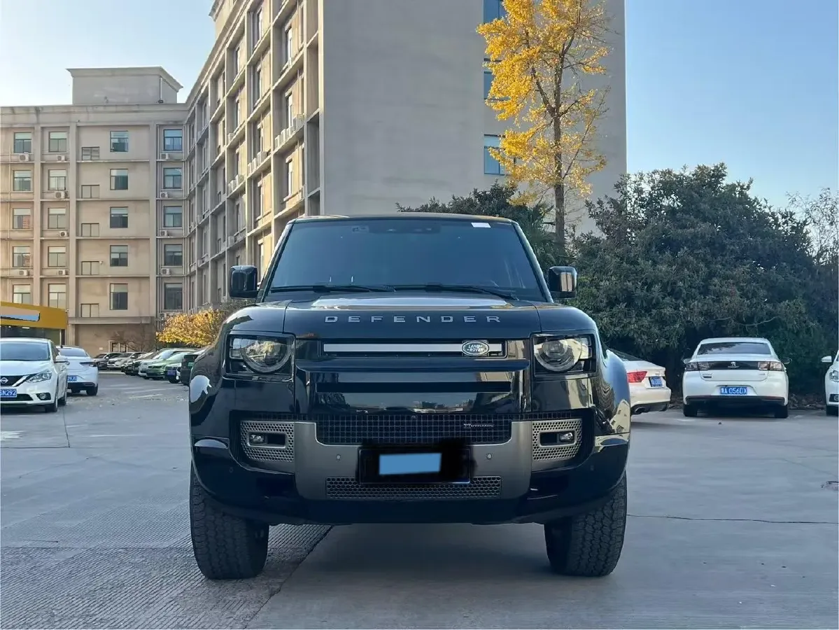2023 Land Rover Defender 3.0T 400HP L6 8AT,autocango,china used car exporter,china ev exporter,chinese used car exporter,chinese used ev exporter