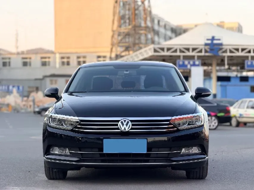 2019 Volkswagen Magotan 2.0T 186HP L4 7DCT,autocango,china used car exporter,china ev exporter,chinese used car exporter,chinese used ev exporter