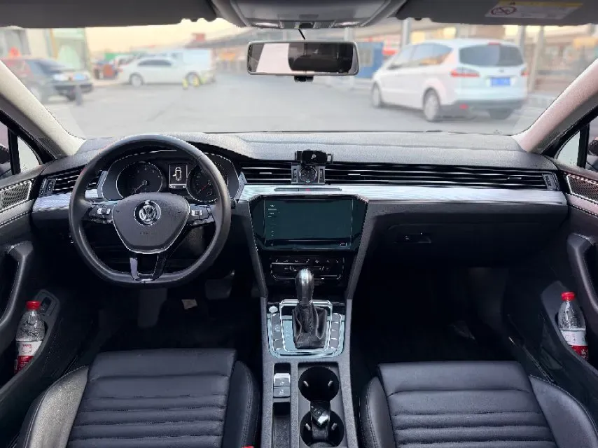 2019 Volkswagen Magotan 2.0T 186HP L4 7DCT,autocango,china used car exporter,china ev exporter,chinese used car exporter,chinese used ev exporter