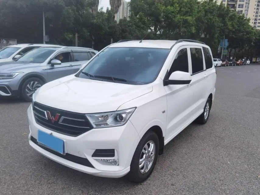 2021 WuLing HongGuang 1.5L 99HP L4 6MT,autocango,china used car exporter,china ev exporter,chinese used car exporter,chinese used ev exporter
