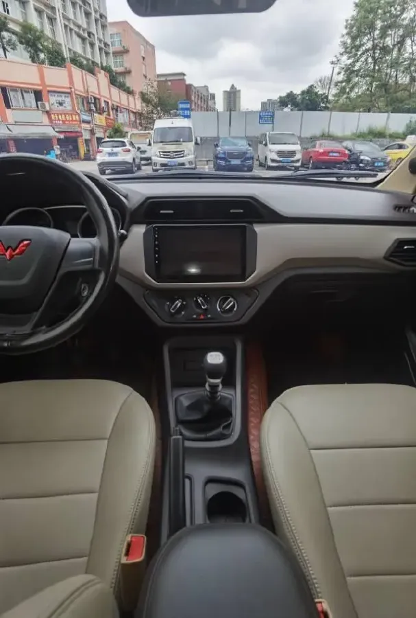 2021 WuLing HongGuang 1.5L 99HP L4 6MT,autocango,china used car exporter,china ev exporter,chinese used car exporter,chinese used ev exporter