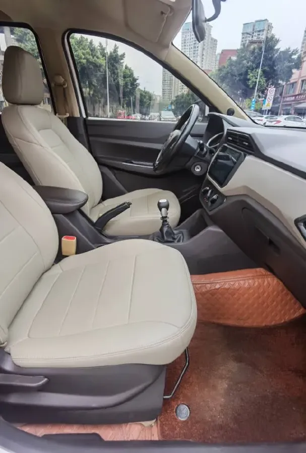 2021 WuLing HongGuang 1.5L 99HP L4 6MT,autocango,china used car exporter,china ev exporter,chinese used car exporter,chinese used ev exporter