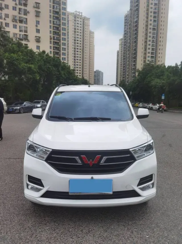 2021 WuLing HongGuang 1.5L 99HP L4 6MT,autocango,china used car exporter,china ev exporter,chinese used car exporter,chinese used ev exporter