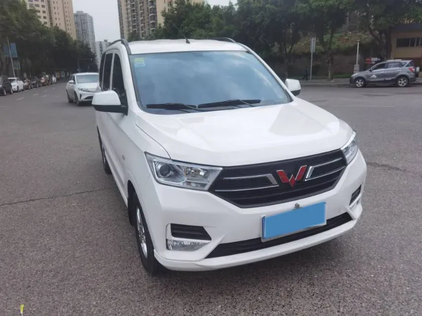 2021 WuLing HongGuang 1.5L 99HP L4 6MT,autocango,china used car exporter,china ev exporter,chinese used car exporter,chinese used ev exporter
