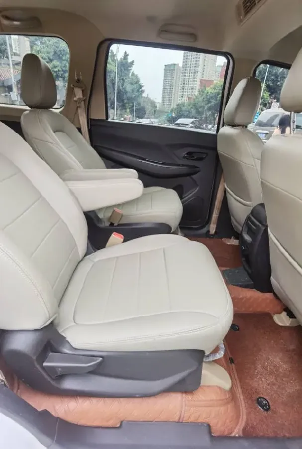 2021 WuLing HongGuang 1.5L 99HP L4 6MT,autocango,china used car exporter,china ev exporter,chinese used car exporter,chinese used ev exporter