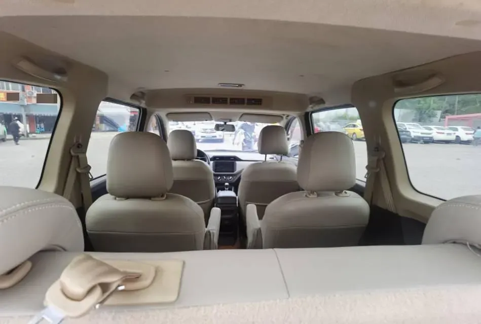 2021 WuLing HongGuang 1.5L 99HP L4 6MT,autocango,china used car exporter,china ev exporter,chinese used car exporter,chinese used ev exporter