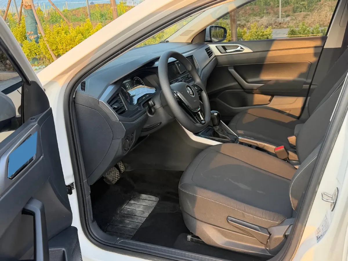 2019 Volkswagen Polo 1.5L 113HP L4 6AT,autocango,china used car exporter,china ev exporter,chinese used car exporter,chinese used ev exporter