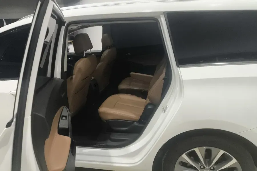 2021 Buick GL6 1.3T 163HP L3 6AT,autocango,china used car exporter,china ev exporter,chinese used car exporter,chinese used ev exporter