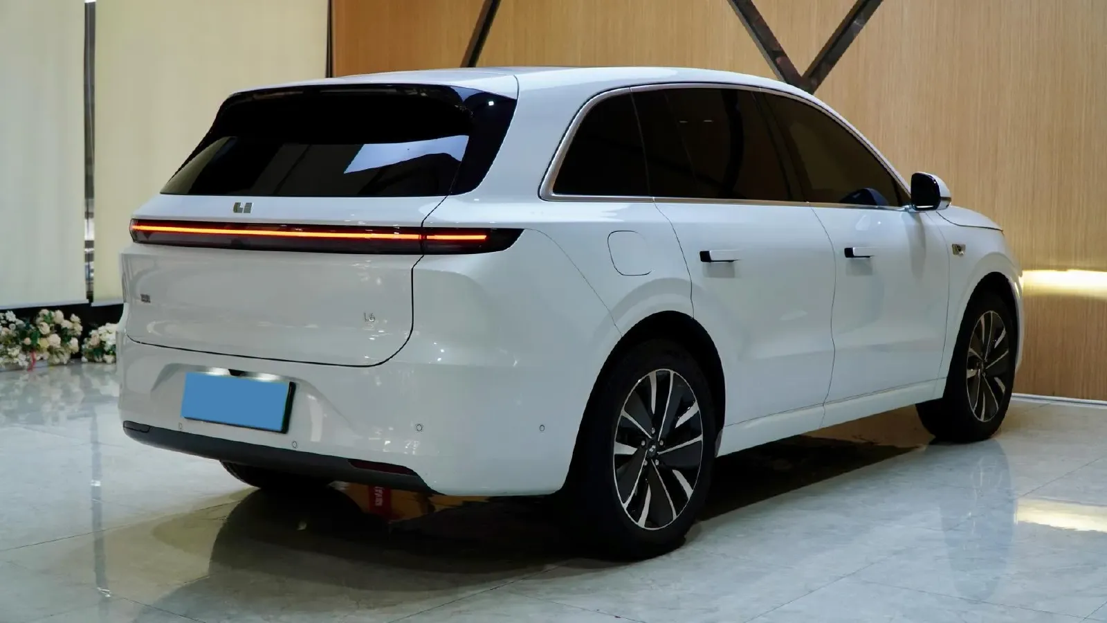 2025 Li L6 Range Extended 154HP L4 REEV,autocango,china used car exporter,china ev exporter,chinese used car exporter,chinese used ev exporter