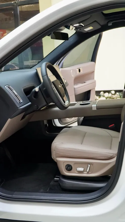 2025 Li L6 Range Extended 154HP L4 REEV,autocango,china used car exporter,china ev exporter,chinese used car exporter,chinese used ev exporter