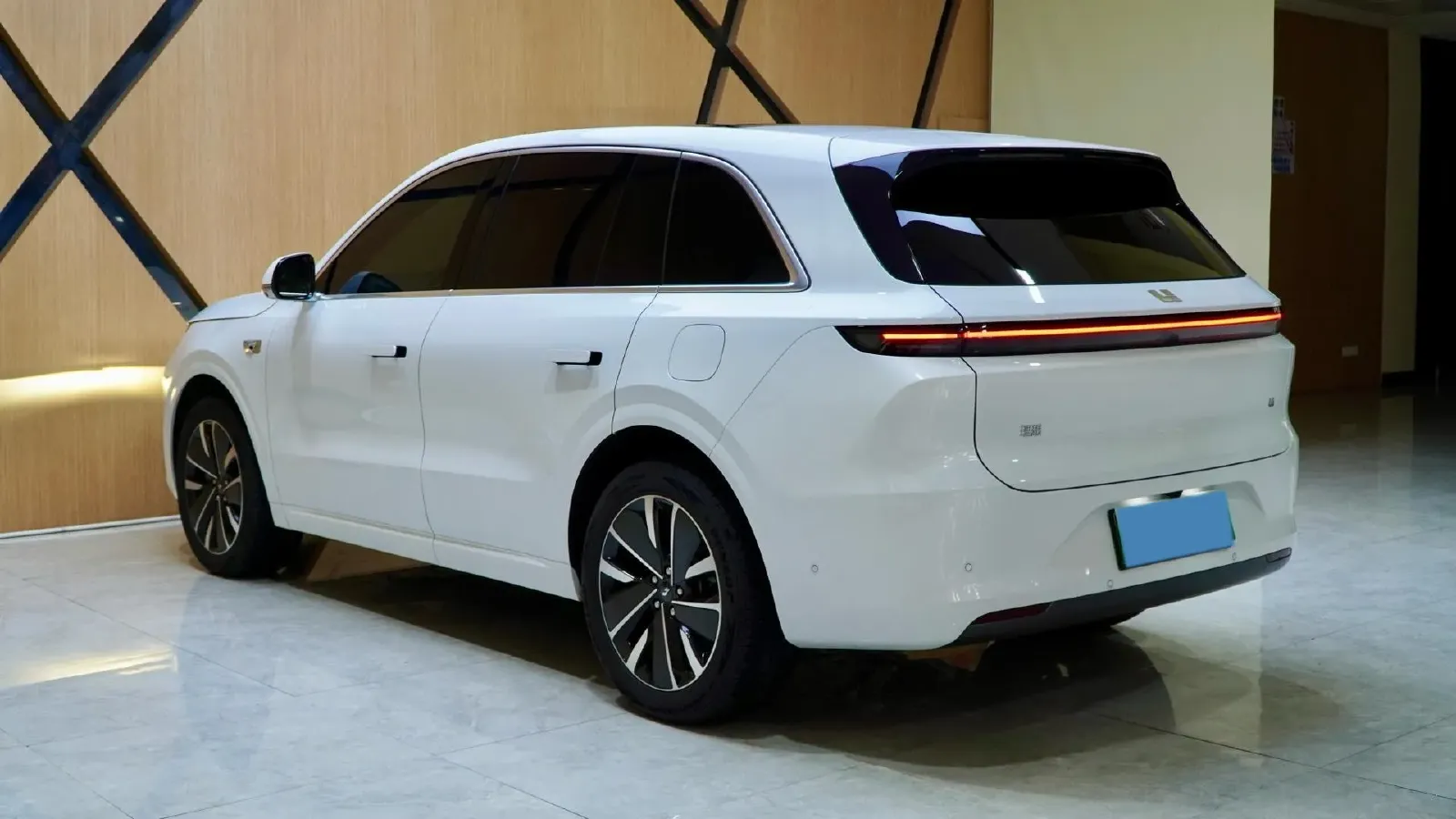 2025 Li L6 Range Extended 154HP L4 REEV,autocango,china used car exporter,china ev exporter,chinese used car exporter,chinese used ev exporter