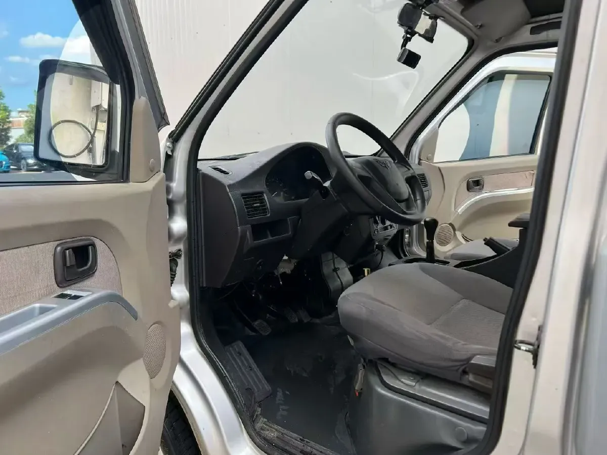 2020 WuLing RongGuang Mini Truck 1.5L 99HP L4 5MT,autocango,china used car exporter,china ev exporter,chinese used car exporter,chinese used ev exporter