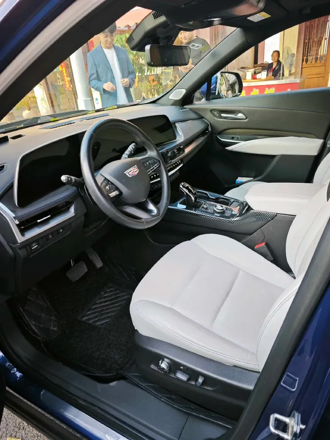 2024 Cadillac XT4 2.0T 237HP L4 9AT,autocango,china used car exporter,china ev exporter,chinese used car exporter,chinese used ev exporter