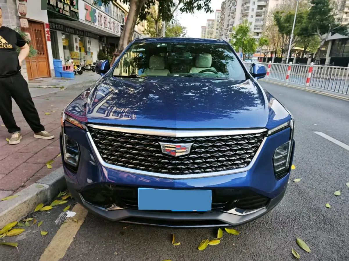 2024 Cadillac XT4 2.0T 237HP L4 9AT,autocango,china used car exporter,china ev exporter,chinese used car exporter,chinese used ev exporter