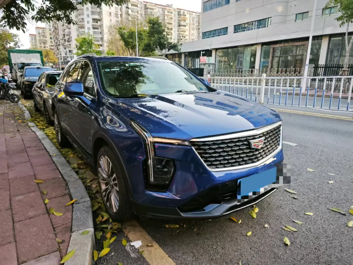 2024 Cadillac XT4 2.0T 237HP L4 9AT,autocango,china used car exporter,china ev exporter,chinese used car exporter,chinese used ev exporter