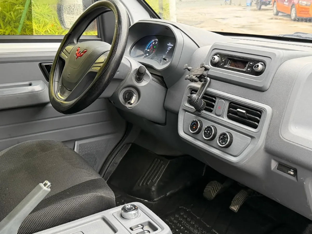 2024 WuLing YangGuang BEV 41.9KWH,autocango,china used car exporter,china ev exporter,chinese used car exporter,chinese used ev exporter