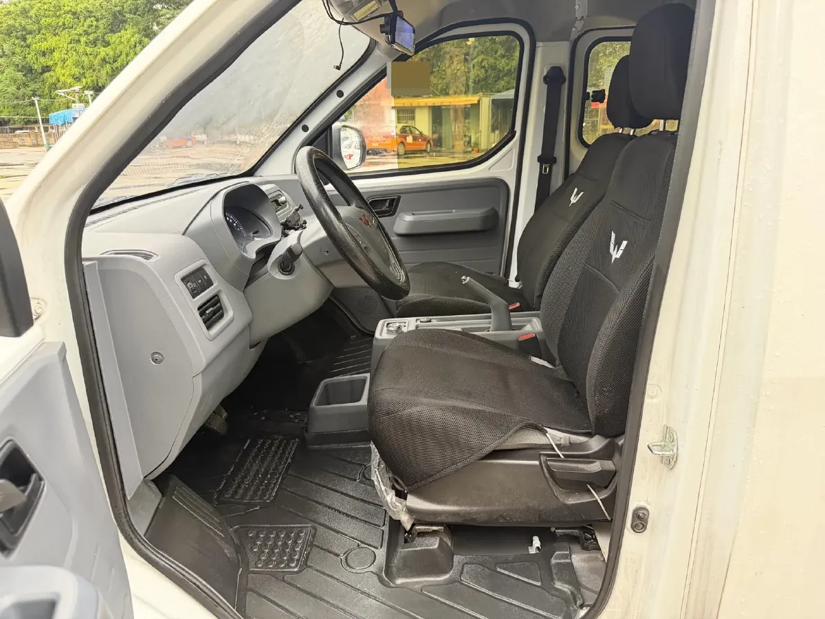 2024 WuLing YangGuang BEV 41.9KWH,autocango,china used car exporter,china ev exporter,chinese used car exporter,chinese used ev exporter