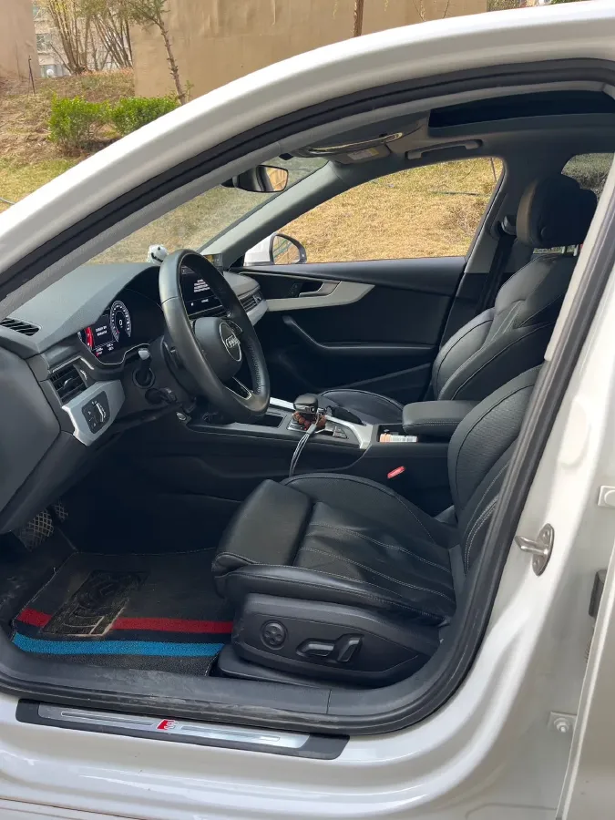 2020 Audi A4L 2.0T 190HP L4 7DCT,autocango,china used car exporter,china ev exporter,chinese used car exporter,chinese used ev exporter