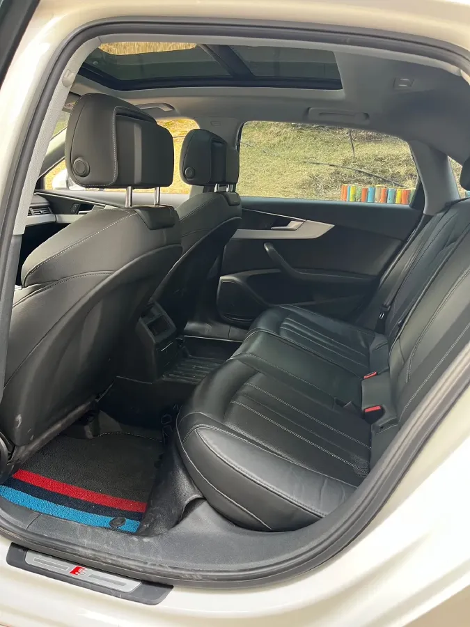 2020 Audi A4L 2.0T 190HP L4 7DCT,autocango,china used car exporter,china ev exporter,chinese used car exporter,chinese used ev exporter