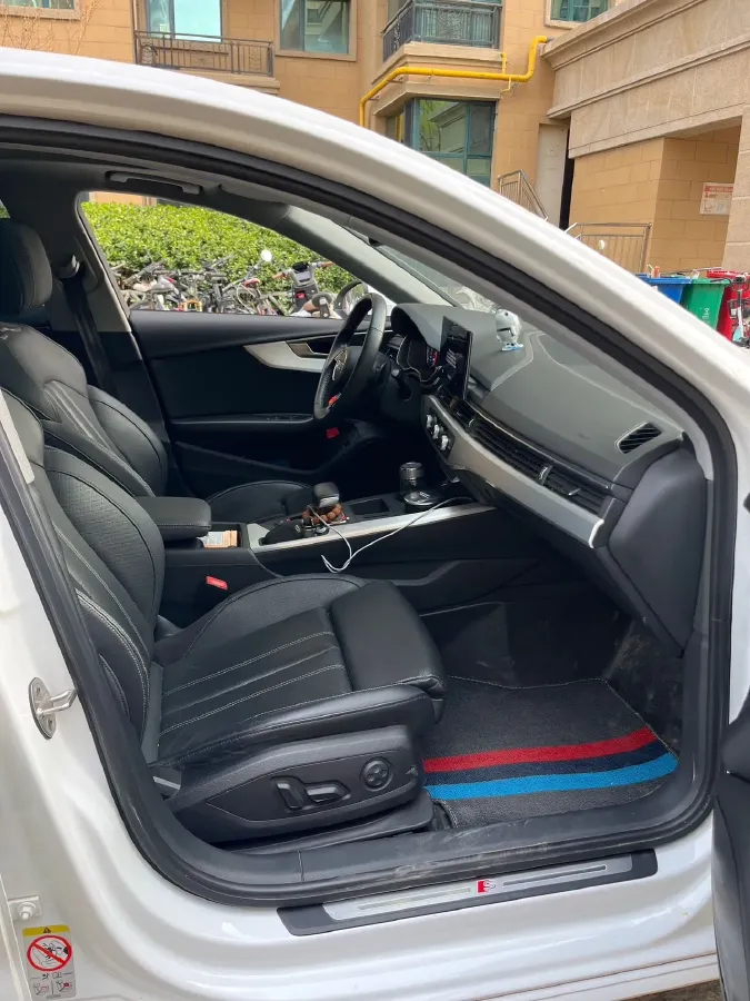 2020 Audi A4L 2.0T 190HP L4 7DCT,autocango,china used car exporter,china ev exporter,chinese used car exporter,chinese used ev exporter