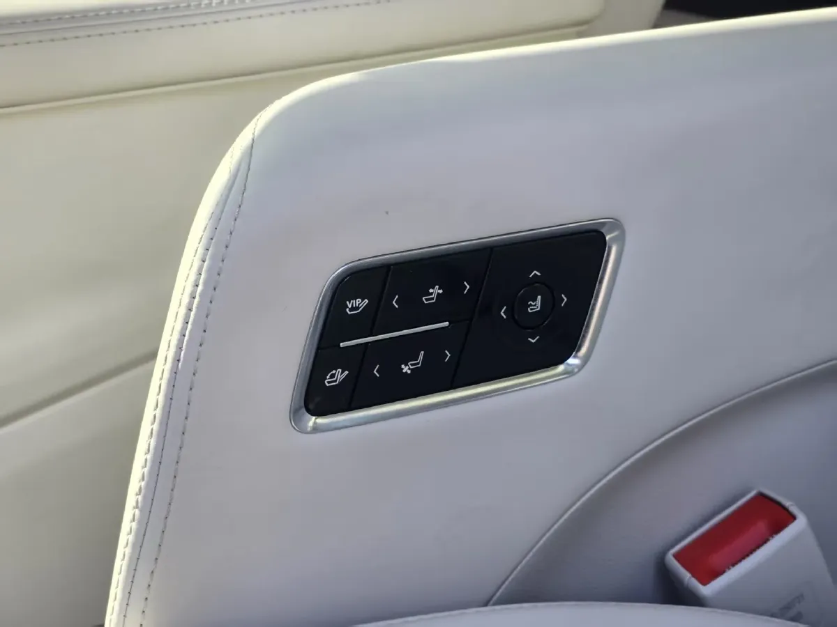 2026 Buick GL8 1.5T 180HP L4 2DHT PHEV,autocango,china used car exporter,china ev exporter,chinese used car exporter,chinese used ev exporter